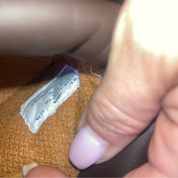 Size 10 unisex toddler— like new—Timberland 6in waterproof tan boots - Picture 7 of 7